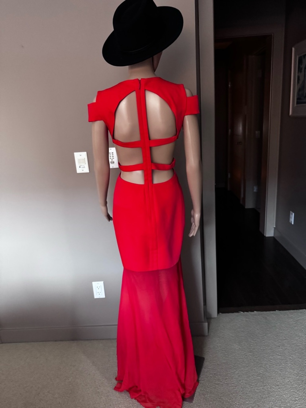 BCBGMaxAzria Vibrant Red Cold-Shoulder V-Neck Maxi Gown